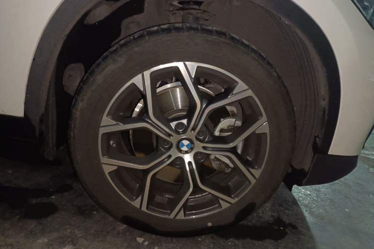 Used BMW X1 2022 sDrive25Li Leading Model Right Front Wheel Hub