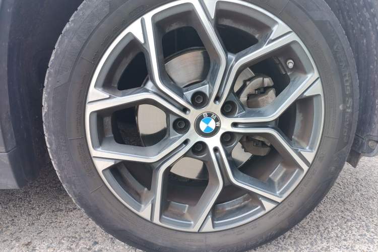 Used BMW X1 2022 sDrive20Li Fashion Model Right Front Wheel Hub