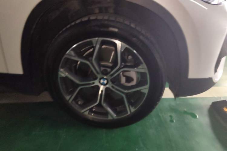 Used BMW X1 2022 sDrive25Li Leading Model Right Front Wheel Hub