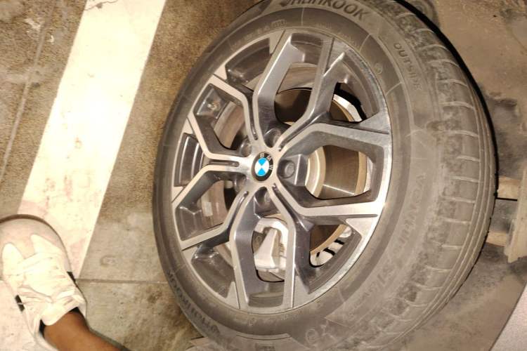 Used BMW X1 2022 sDrive25Li Leading Model Right Front Wheel Hub
