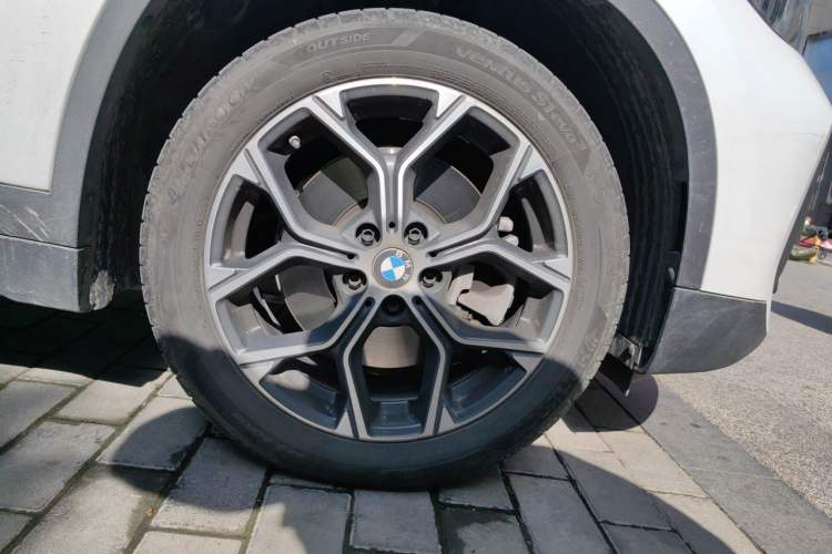 Used BMW X1 2022 sDrive25Li Leading Model Right Front Wheel Hub