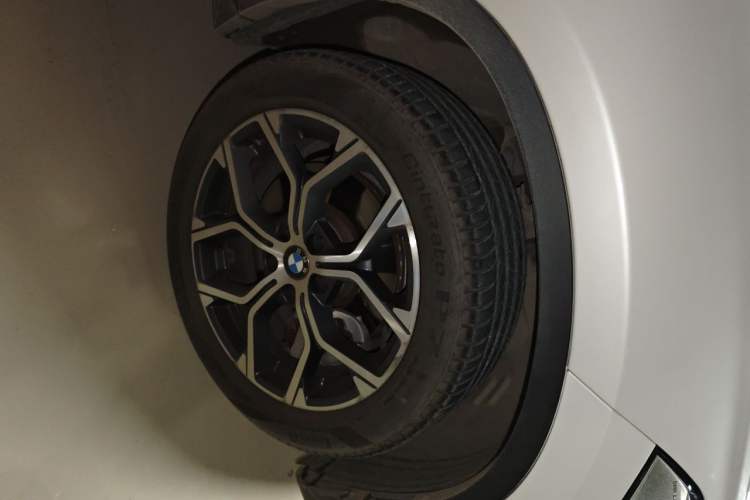 Used BMW X1 2022 sDrive25Li Leading Model Right Front Wheel Hub