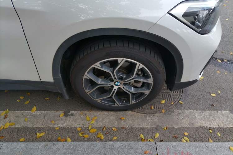 Used BMW X1 2022 sDrive25Li Leading Model Right Front Wheel Hub
