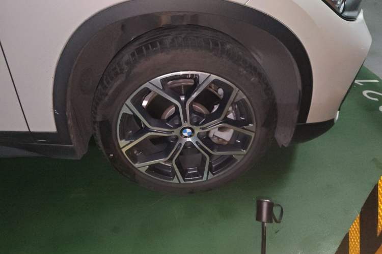 Used BMW X1 2022 sDrive25Li Leading Model Right Front Wheel Hub