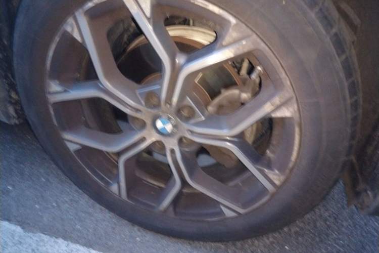 Used BMW X1 2022 sDrive20Li Fashion Model Right Front Wheel Hub
