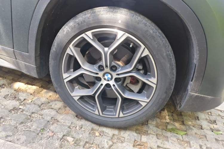 Used BMW X1 2022 sDrive25Li Leading Model Right Front Wheel Hub