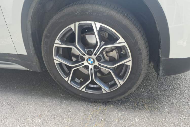 Used BMW X1 2022 sDrive20Li Fashion Model Right Front Wheel Hub