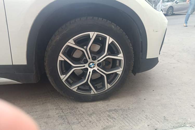 Used BMW X1 2022 sDrive20Li Fashion Model Right Front Wheel Hub