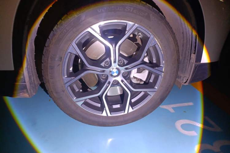Used BMW X1 2022 sDrive25Li Leading Model Right Front Wheel Hub