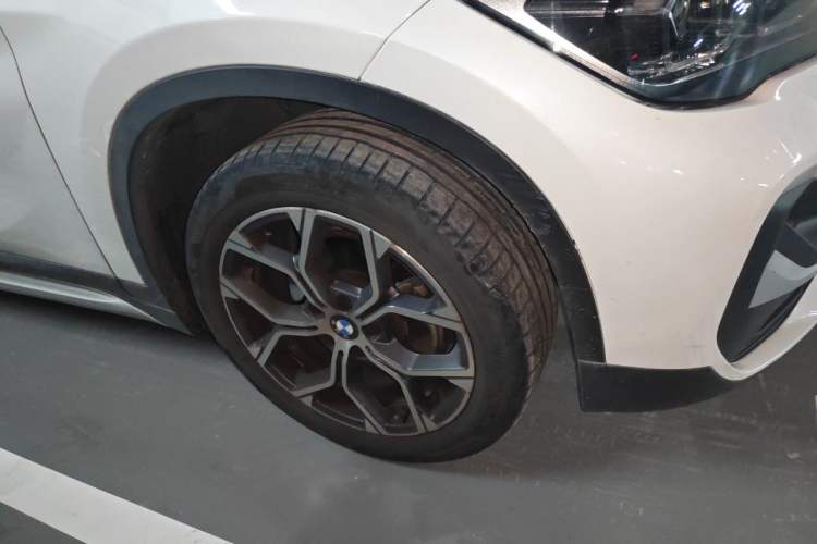 Used BMW X1 2022 sDrive20Li Fashion Model Right Front Wheel Hub