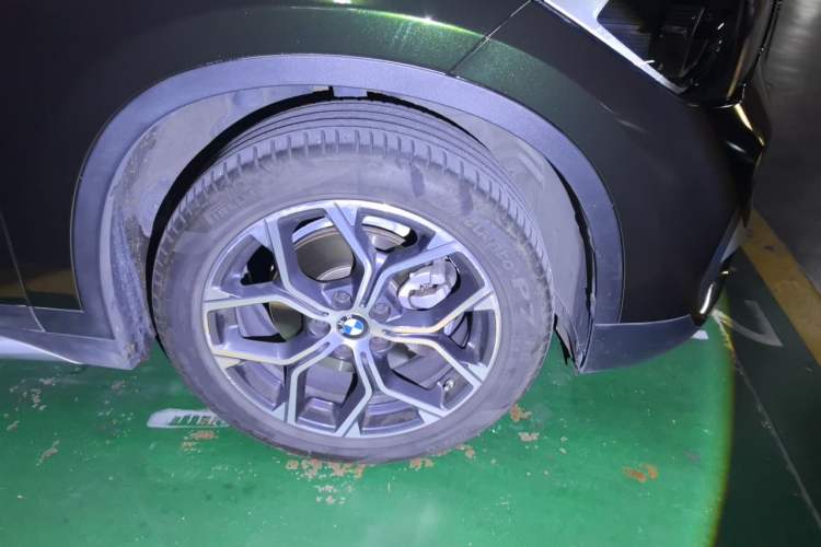 Used BMW X1 2022 sDrive20Li Fashion Model Right Front Wheel Hub