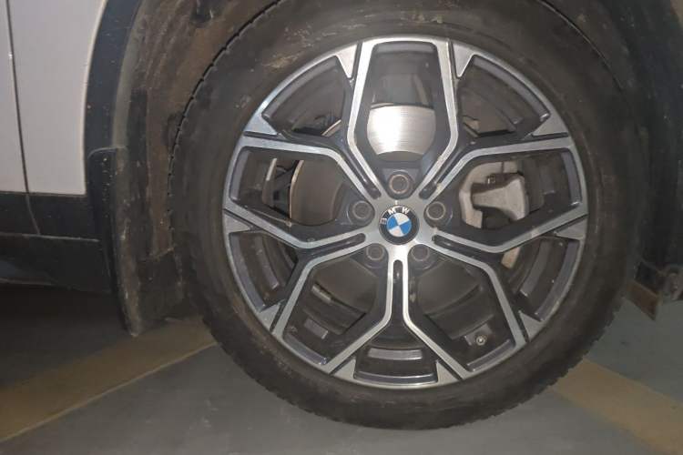 Used BMW X1 2022 sDrive25Li Leading Model Right Front Wheel Hub