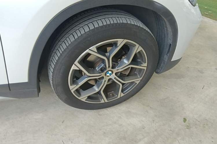 Used BMW X1 2022 sDrive20Li Fashion Model Right Front Wheel Hub