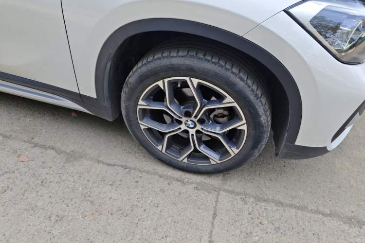 Used BMW X1 2022 sDrive20Li Fashion Model Right Front Wheel Hub