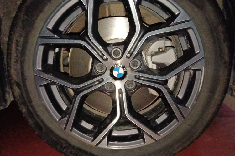 Used BMW X1 2022 sDrive25Li Leading Model Right Front Wheel Hub