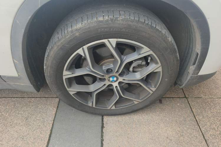 Used BMW X1 2022 sDrive25Li Leading Model Right Front Wheel Hub