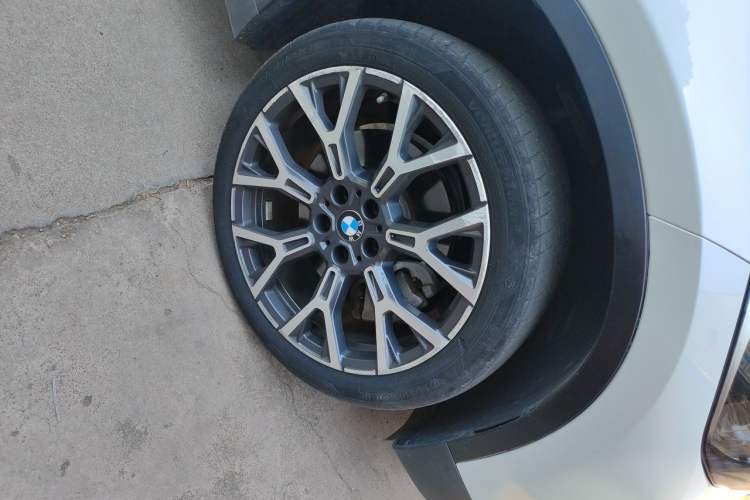 Used BMW X1 2022 xDrive25Li Luxury Model Right Front Wheel Hub