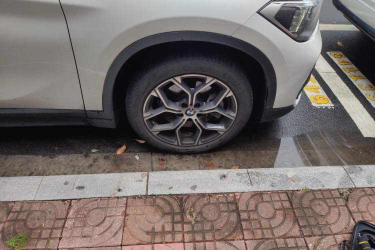 Used BMW X1 2022 sDrive25Li Leading Model Right Front Wheel Hub