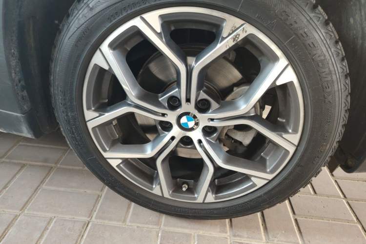Used BMW X1 2022 sDrive20Li Fashion Model Right Front Wheel Hub