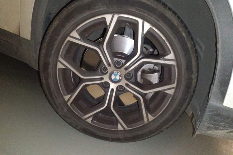 Used BMW X1 2022 sDrive25Li Leading Model Right Front Wheel Hub