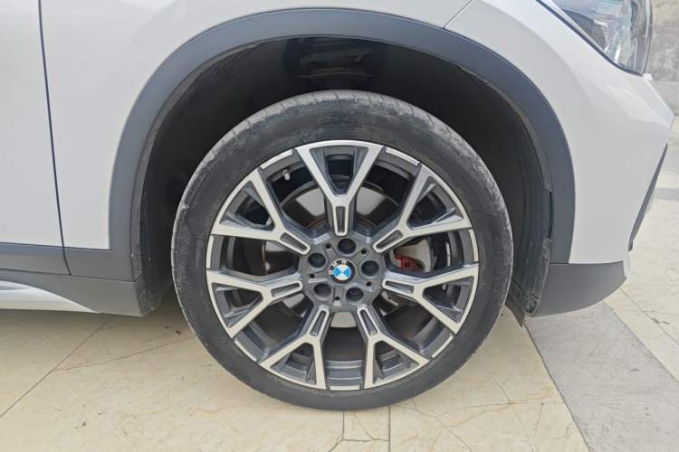 Used BMW X1 2022 Updated xDrive25Li Premium Edition Right Front Wheel Hub