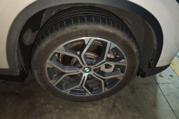 Used BMW X1 2022 sDrive25Li Leading Model Right Front Wheel Hub