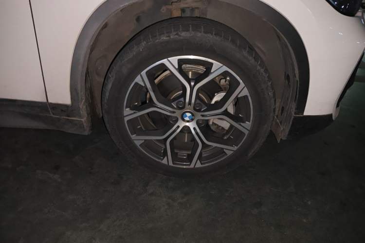 Used BMW X1 2022 sDrive25Li Leading Model Right Front Wheel Hub