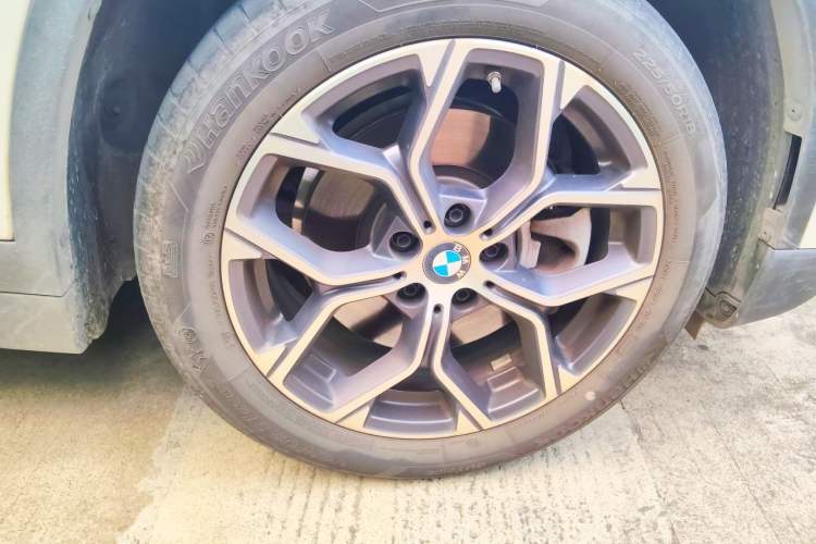 Used BMW X1 2022 sDrive25Li Leading Model Right Front Wheel Hub