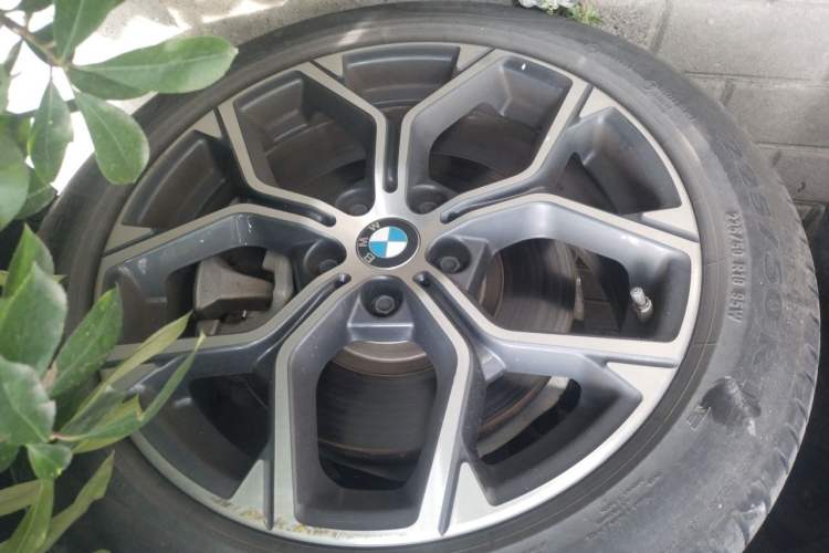 Used BMW X1 2022 sDrive25Li Leading Model Right Front Wheel Hub