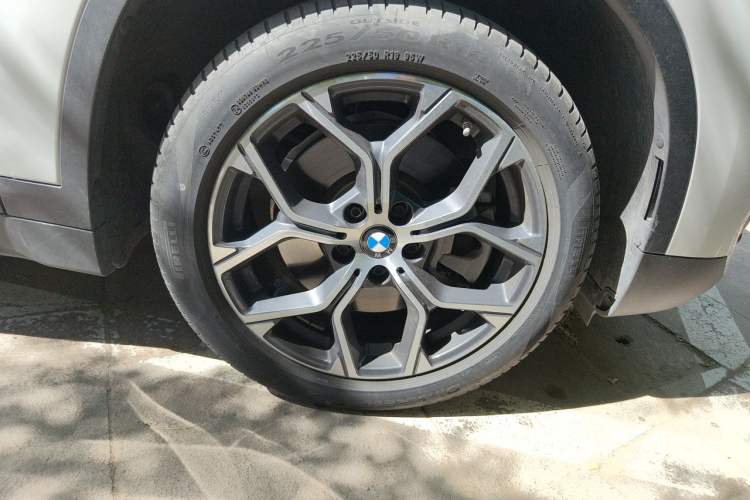 Used BMW X1 2022 sDrive25Li Leading Model Right Front Wheel Hub
