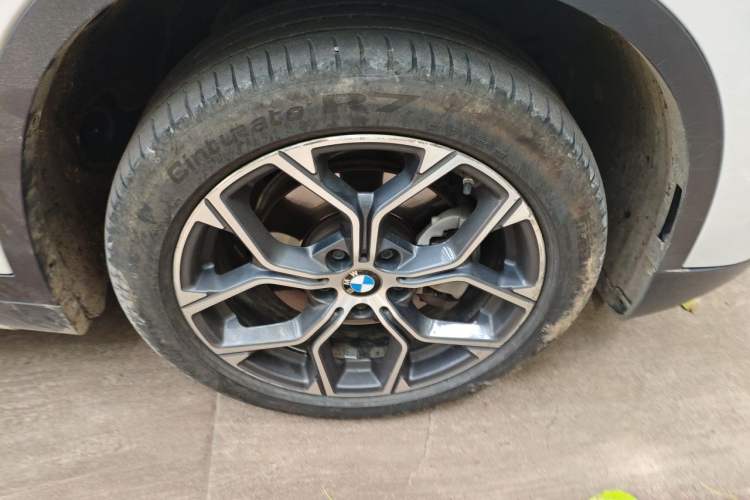 Used BMW X1 2022 sDrive20Li Fashion Model Right Front Wheel Hub