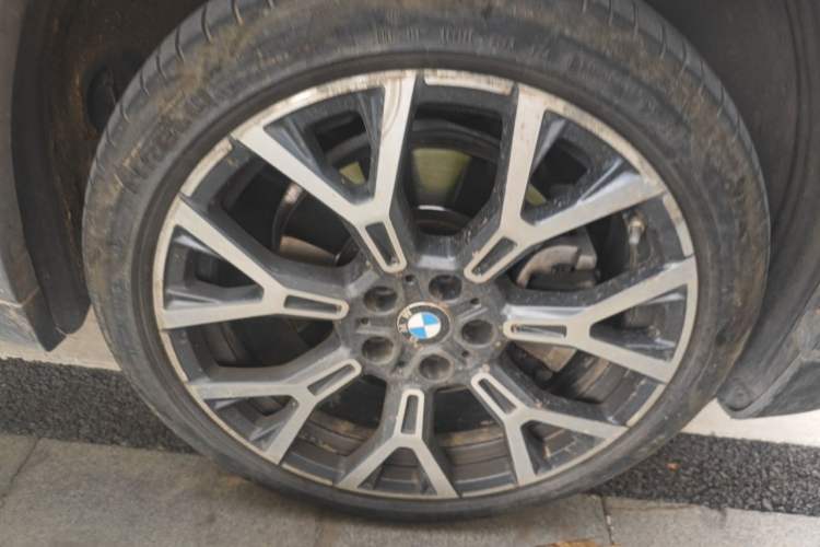 Used BMW X1 2022 Updated xDrive25Li Premium Edition Right Front Wheel Hub