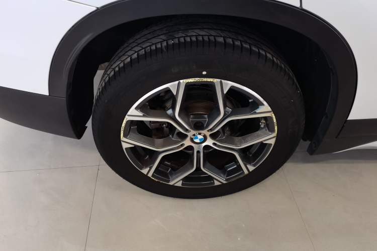 Used BMW X1 2022 sDrive20Li Fashion Model Right Rear Wheel Hub