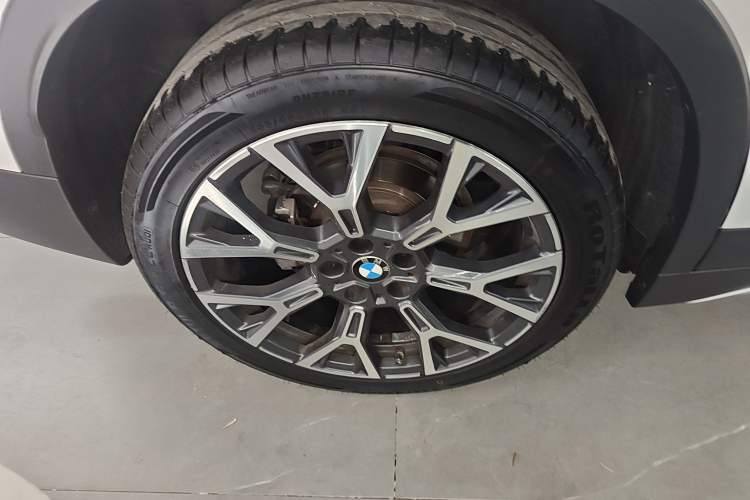 Used BMW X1 2022 Updated xDrive25Li Premium Edition Right Rear Wheel Hub