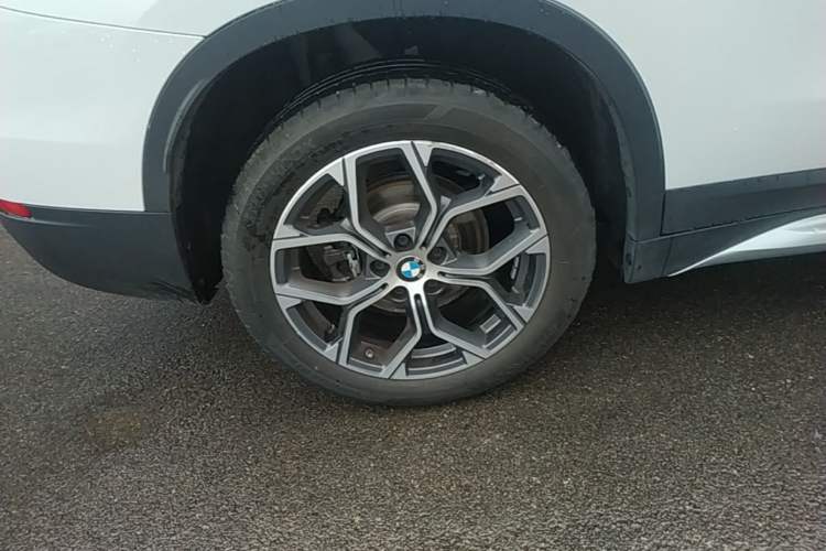Used BMW X1 2022 sDrive20Li Fashion Model Right Rear Wheel Hub
