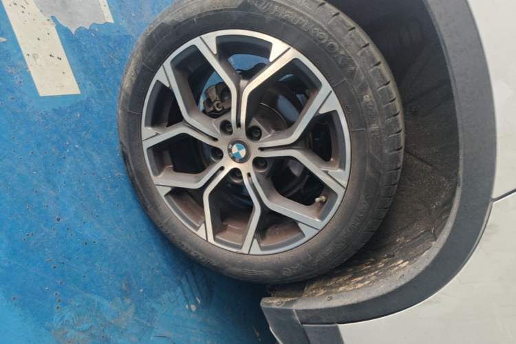 Used BMW X1 2022 sDrive20Li Fashion Model Right Rear Wheel Hub