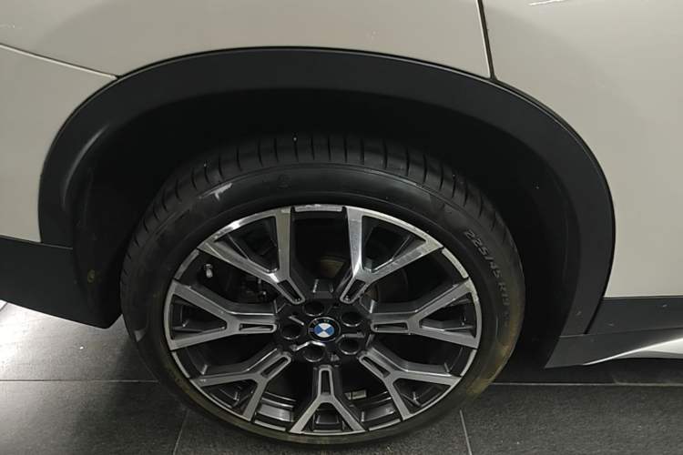 Used BMW X1 2022 Updated xDrive25Li Premium Edition Right Rear Wheel Hub