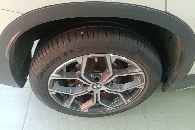 Used BMW X1 2022 sDrive20Li Fashion Model Right Rear Wheel Hub