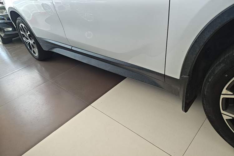 Used BMW X1 2022 sDrive25Li Leading Model Right Side Sill