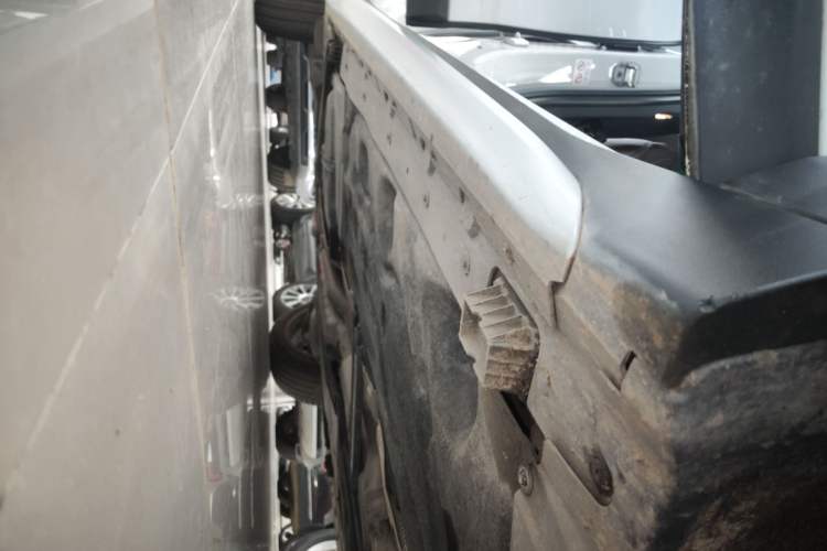 Used BMW X1 2022 Updated xDrive25Li Premium Edition Right Side Sill