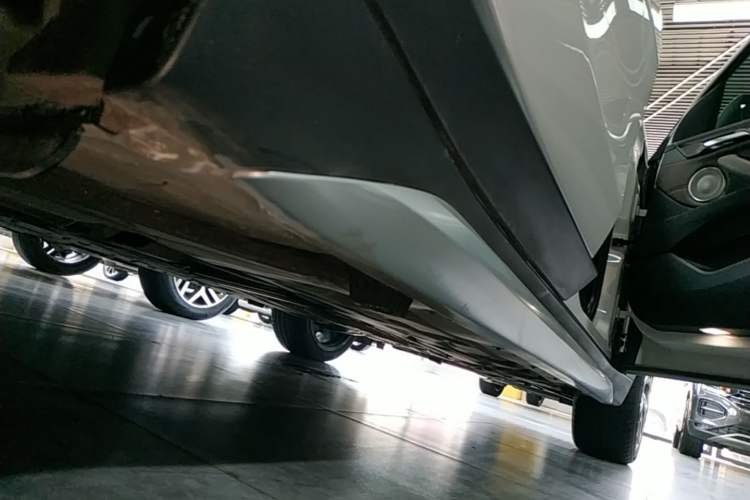 Used BMW X1 2022 xDrive25Li Luxury Model Right Side Sill