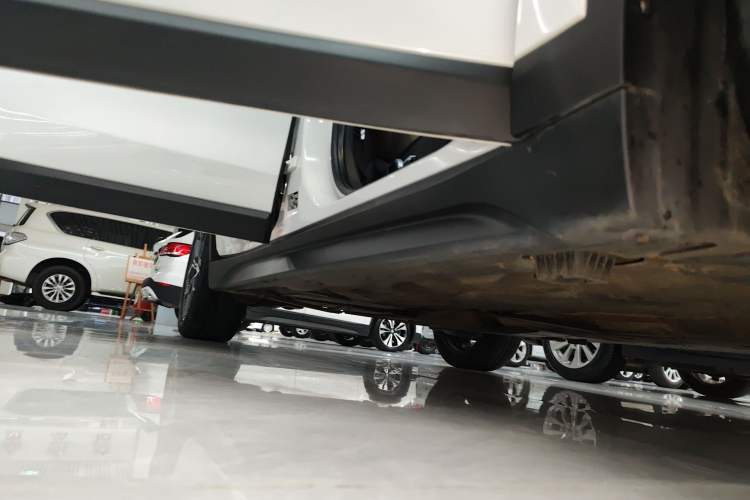 Used BMW X1 2022 sDrive25Li Leading Model Right Side Sill