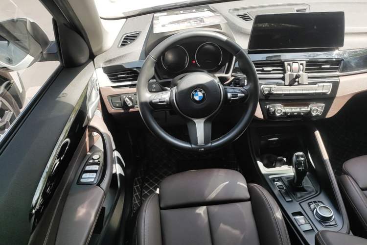Used BMW X1 2022 sDrive25Li Leading Model Steering Wheel