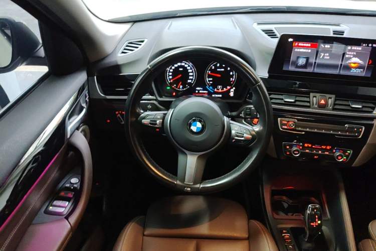 Used BMW X1 2022 sDrive25Li Leading Model Steering Wheel