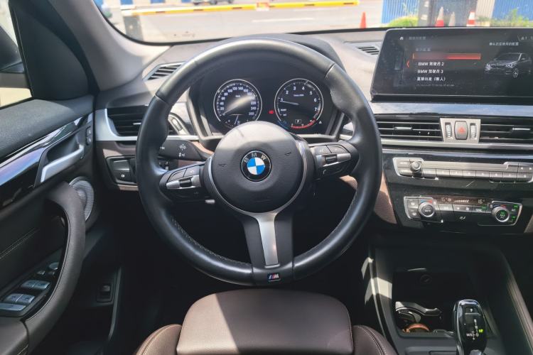 Used BMW X1 2022 sDrive25Li Leading Model Steering Wheel