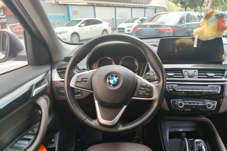 Used BMW X1 2022 sDrive20Li Fashion Model Steering Wheel