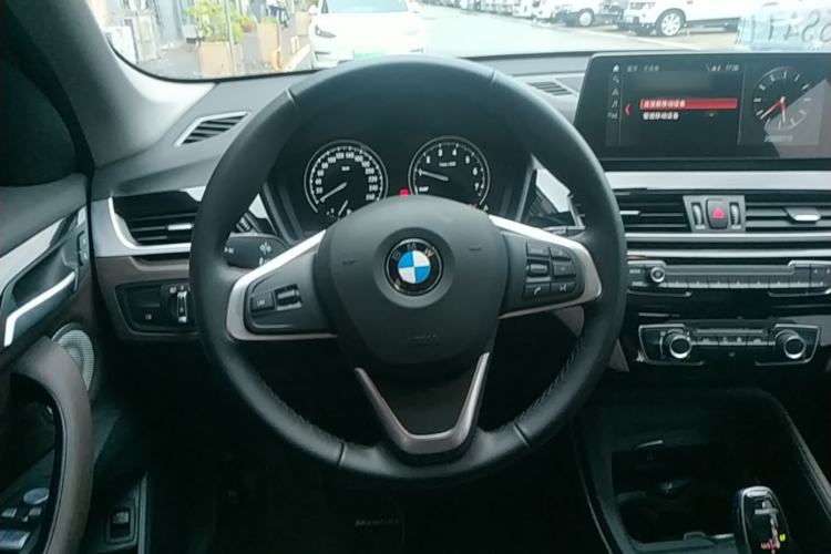Used BMW X1 2022 sDrive20Li Fashion Model Steering Wheel