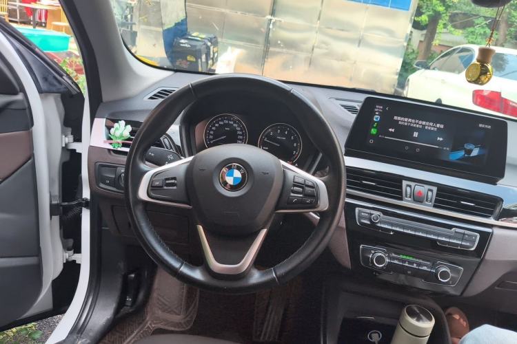 Used BMW X1 2022 sDrive20Li Fashion Model Steering Wheel