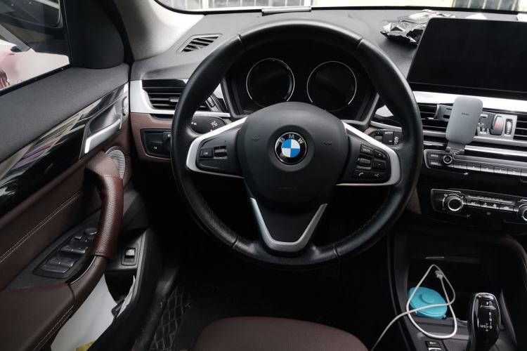 Used BMW X1 2022 sDrive20Li Fashion Model Steering Wheel