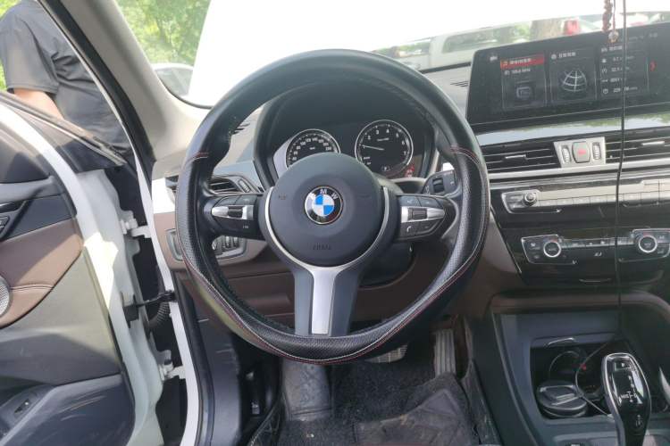 Used BMW X1 2022 sDrive25Li Leading Model Steering Wheel